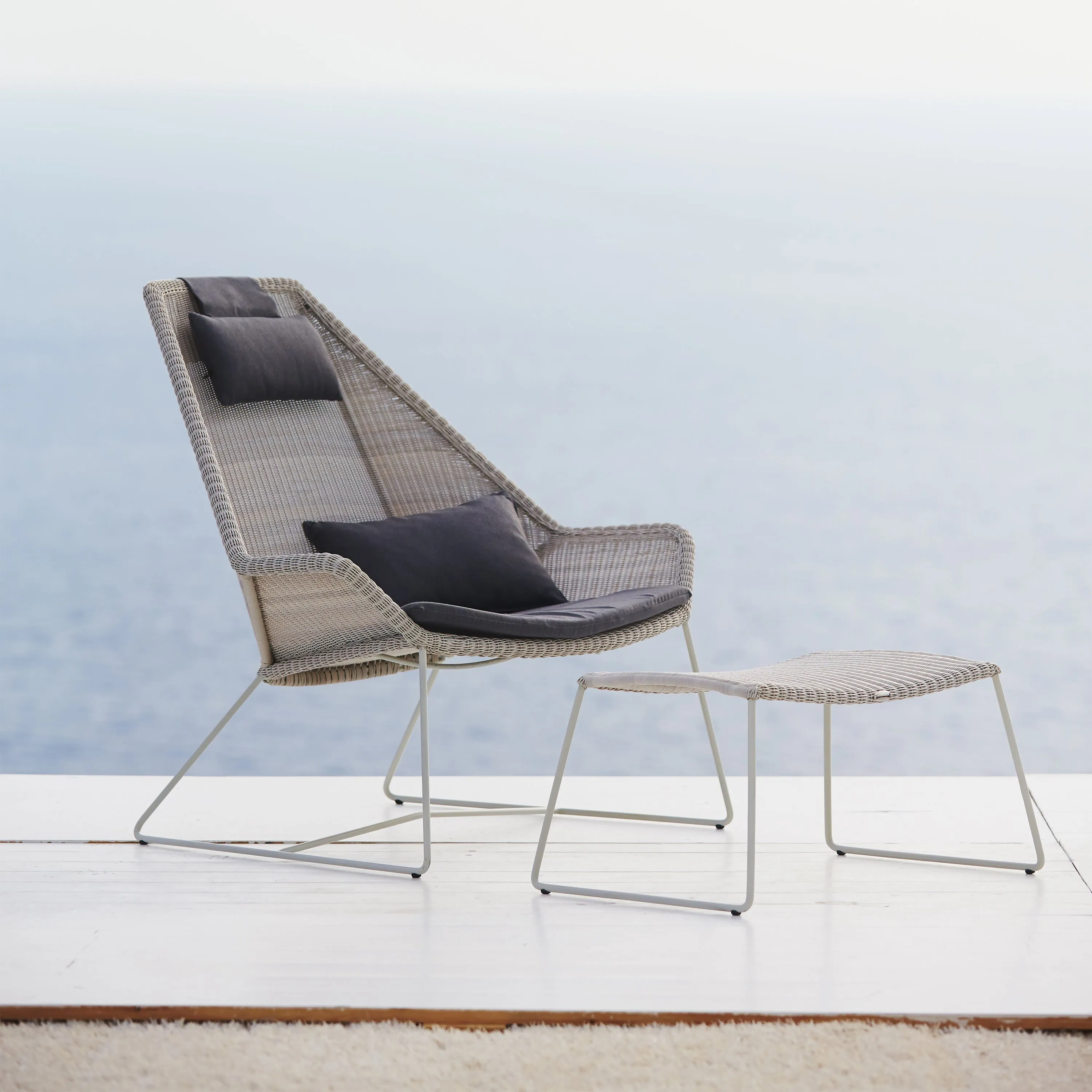 Breeze Outdoor Highback Chair